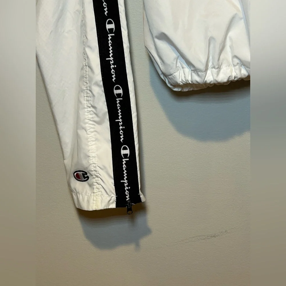 Champion White Windbreaker Jacket Small Womenโs Logo Tape Cropped - Picture 10 of 13